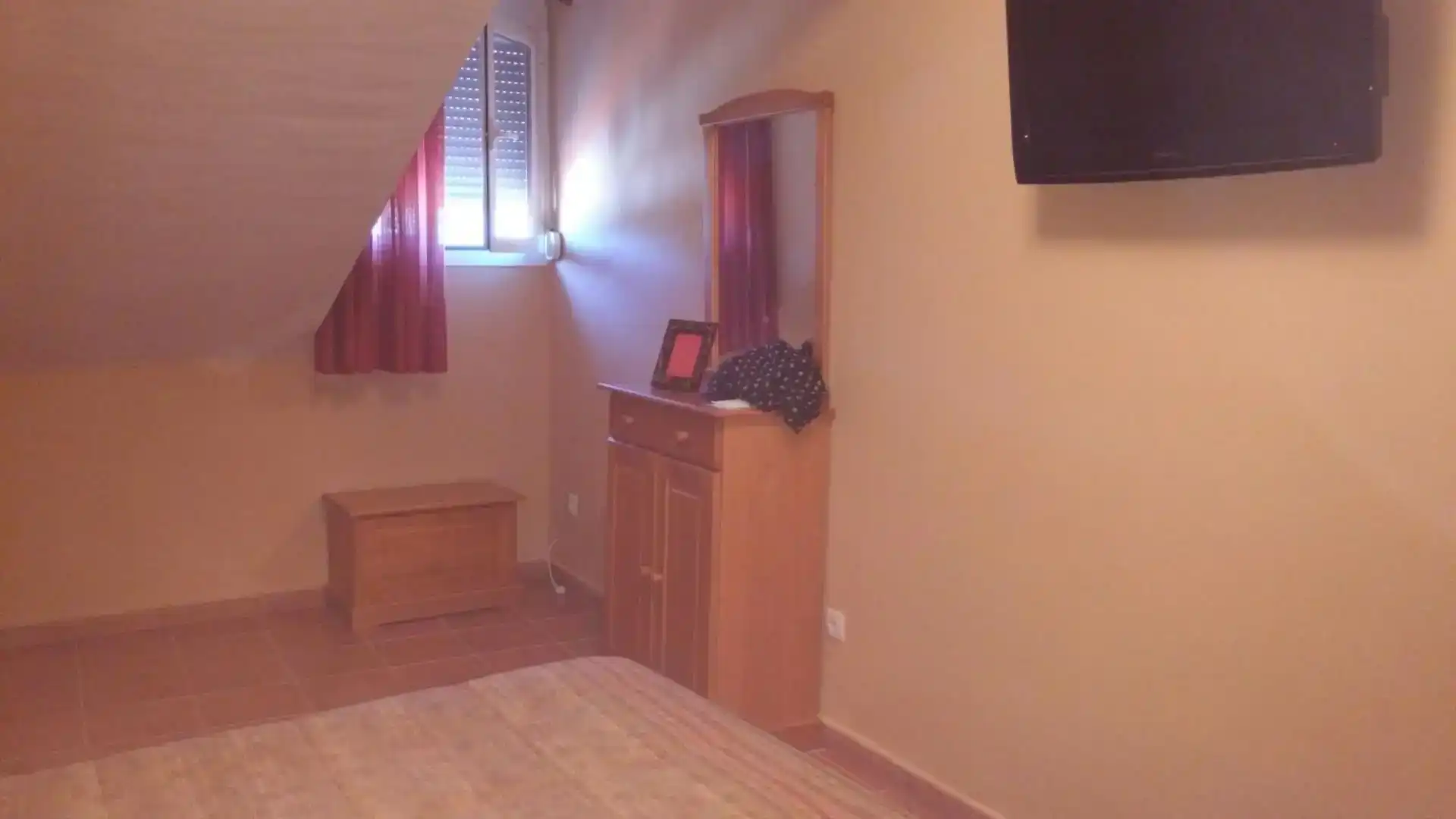 Dormitori de Dúplex en venda en Salvacañete amb Moblat, Forn i Rentadora