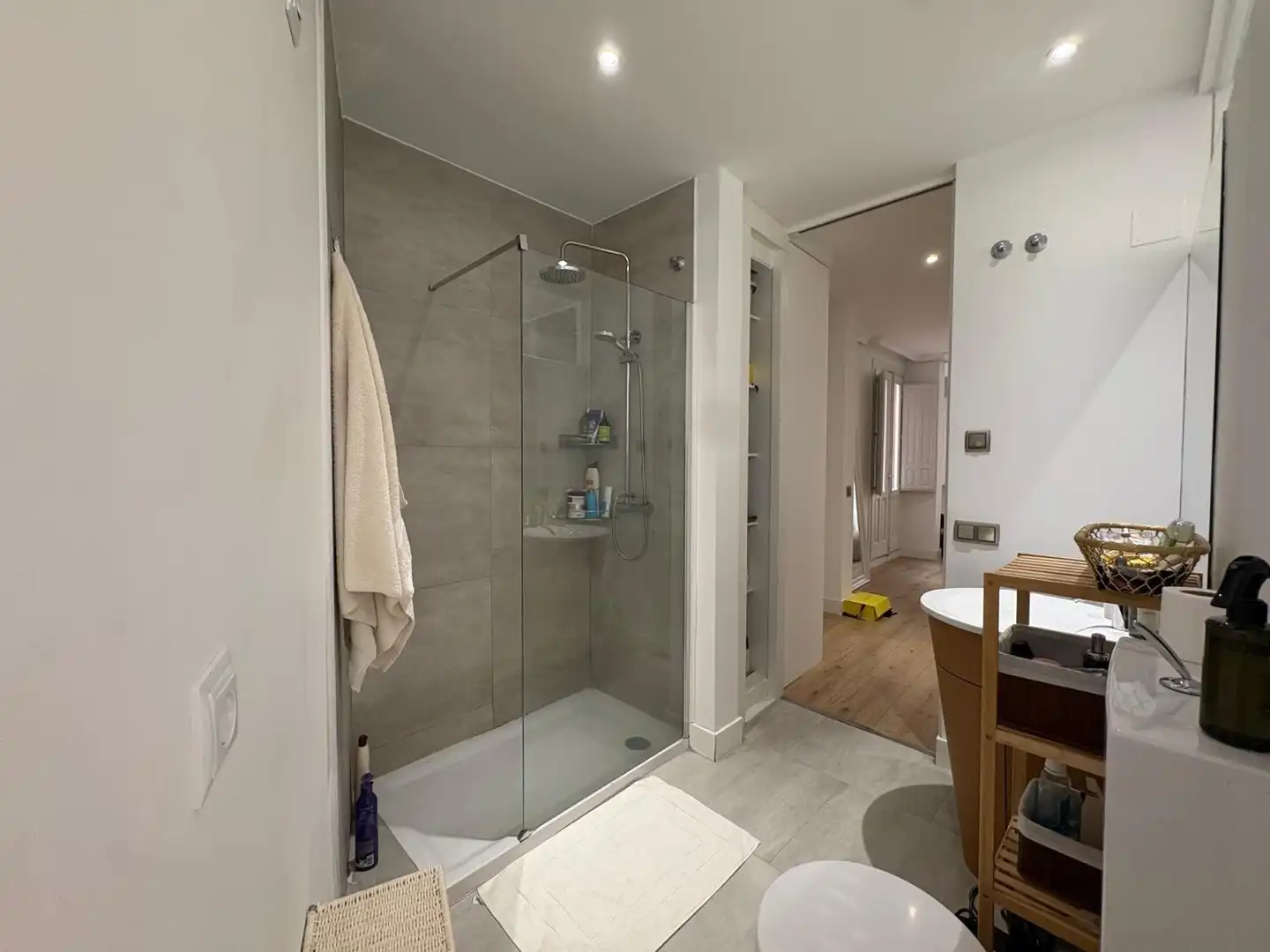 Baño de Piso de alquiler en Madrid con Aire acondicionado, Calefacción y Balcón