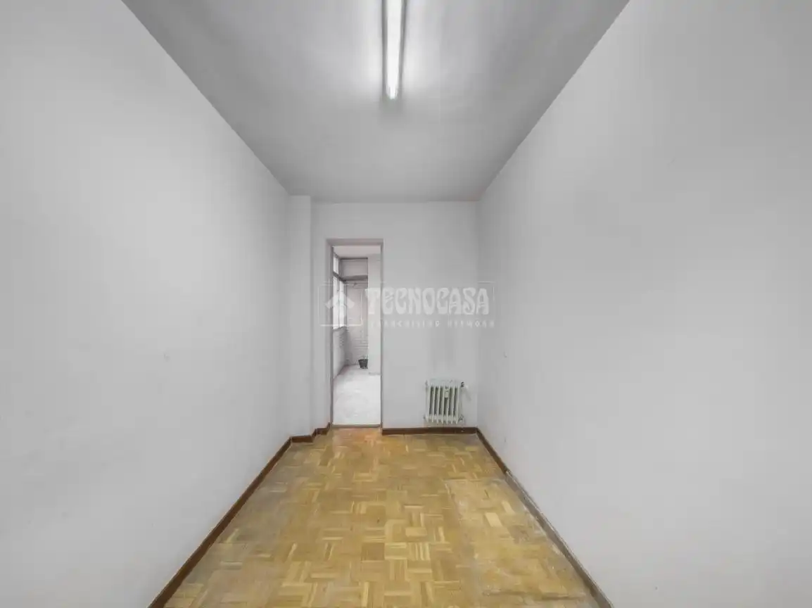 Habitación de Piso en venta en Madrid con Calefacción, Parquet y Terraza