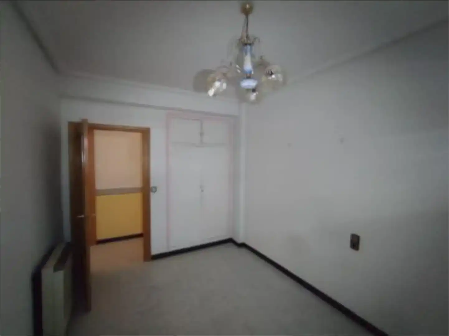 Schlafzimmer von Wohnung zur Miete in Socuéllamos mit Möbliert und Balkon