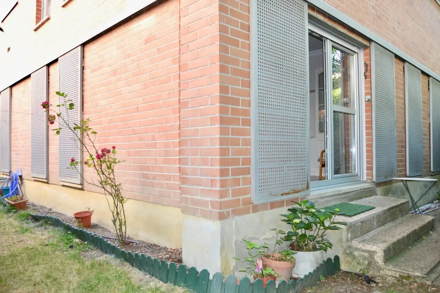 Vista exterior de Planta baixa de lloguer en  Pamplona / Iruña amb Calefacció, Jardí privat i Parquet