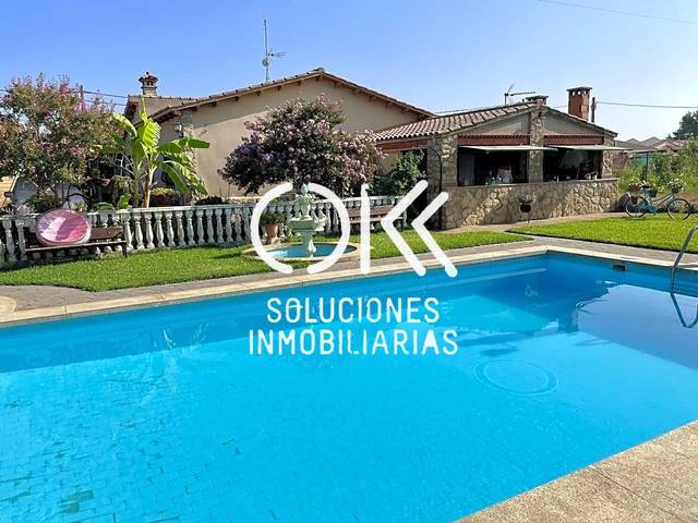 Casa-chalet en Venta en DISEMINADOS en Coria