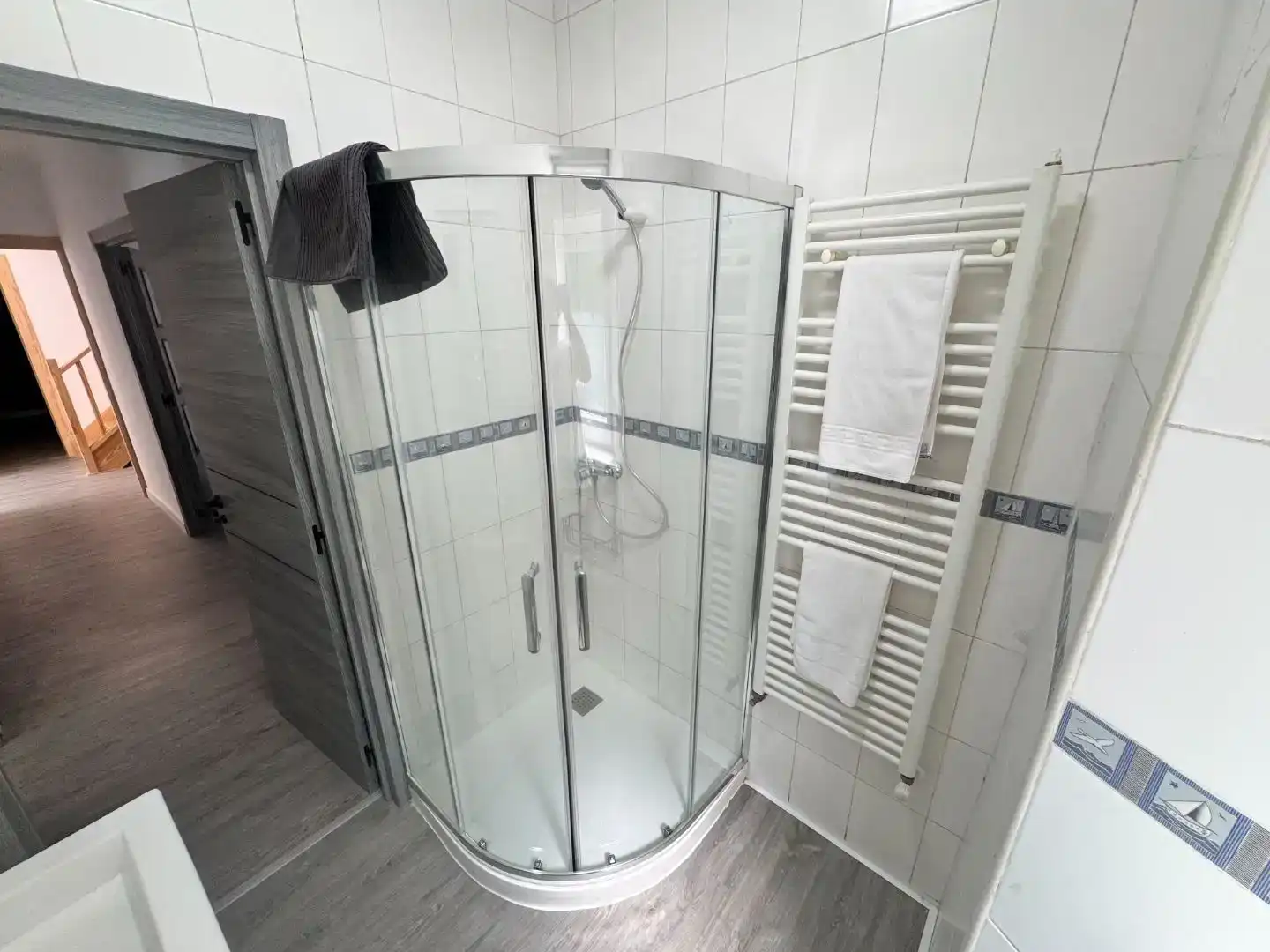 Badezimmer von Haus oder Chalet zur Miete in Santander mit Privatgarten, Möbliert und Ofen