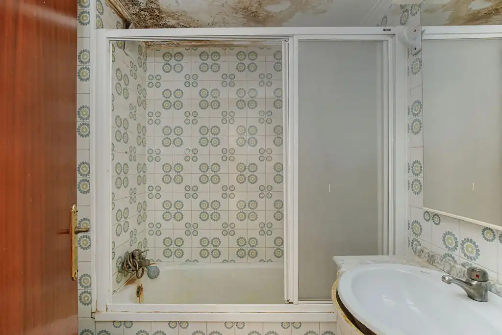 Baño de Piso en venta en Salt