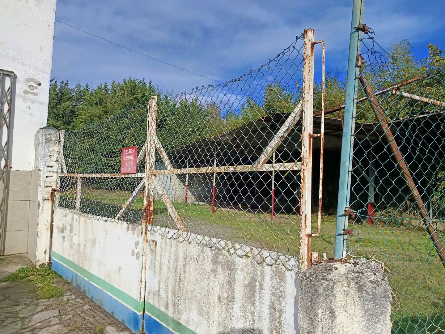 Vista exterior de Local en venta en Villacarriedo