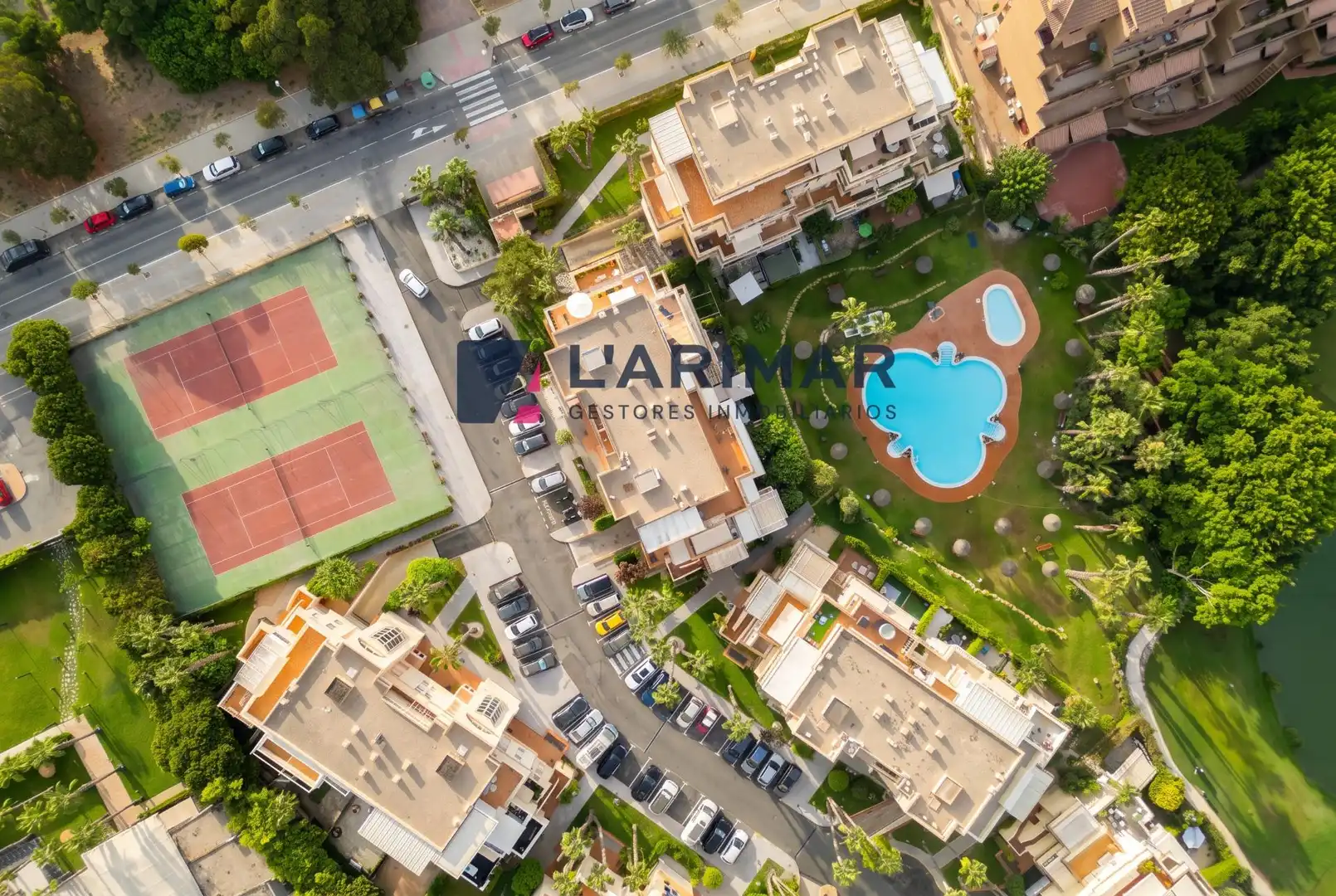 Vista exterior de Planta baixa en venda en Alicante / Alacant amb Terrassa i Piscina comunitària