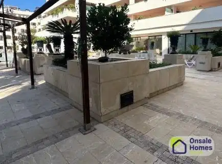 Terrasse von Geschaftsraum zur Miete in Marbella
