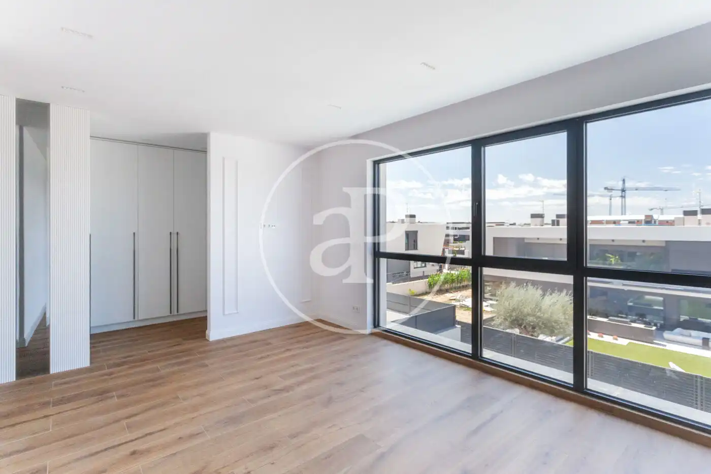 Casa aparellada amb piscina en venda a C. Tallín, imagen 48