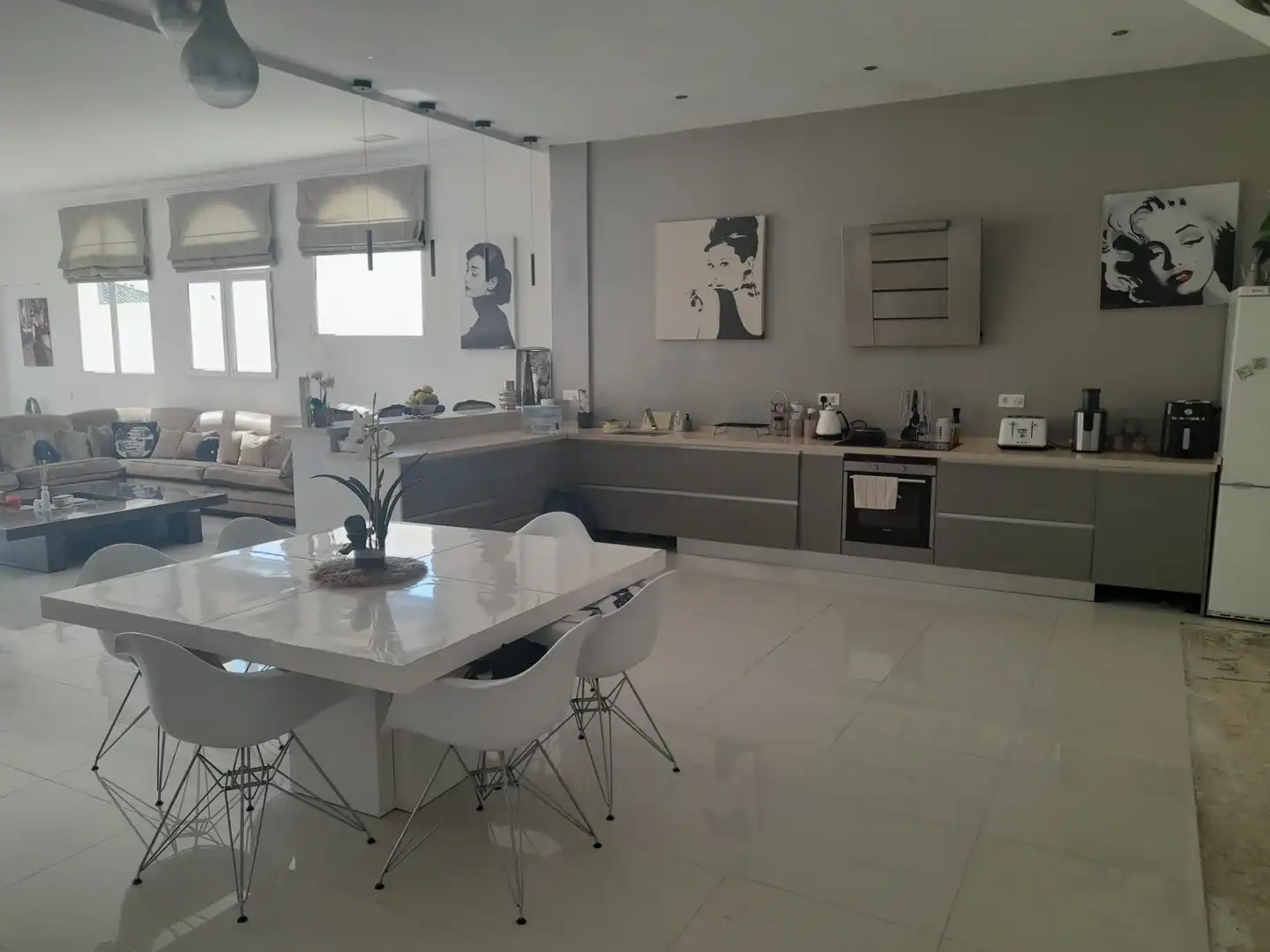 Cuina de Casa o xalet en venda en Marbella amb Aire condicionat, Jardí privat i Terrassa