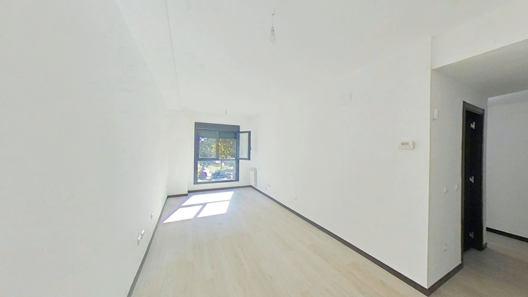 Bedroom of Flat for sale in  Madrid Capital  with Heating, Private garden and Storage room