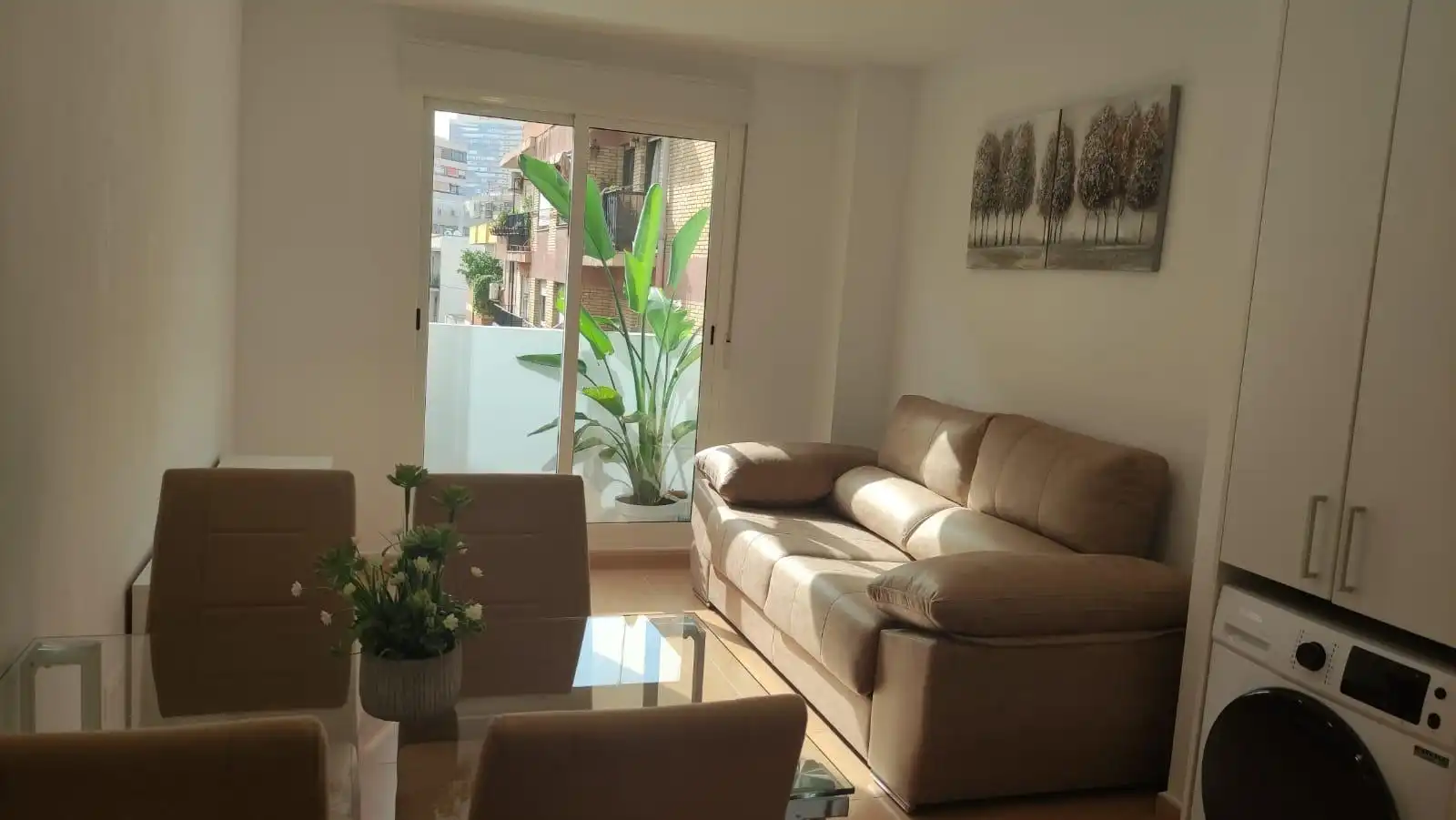 Sala de estar de Apartamento en venta en Alicante / Alacant con Aire acondicionado, Calefacción y Amueblado