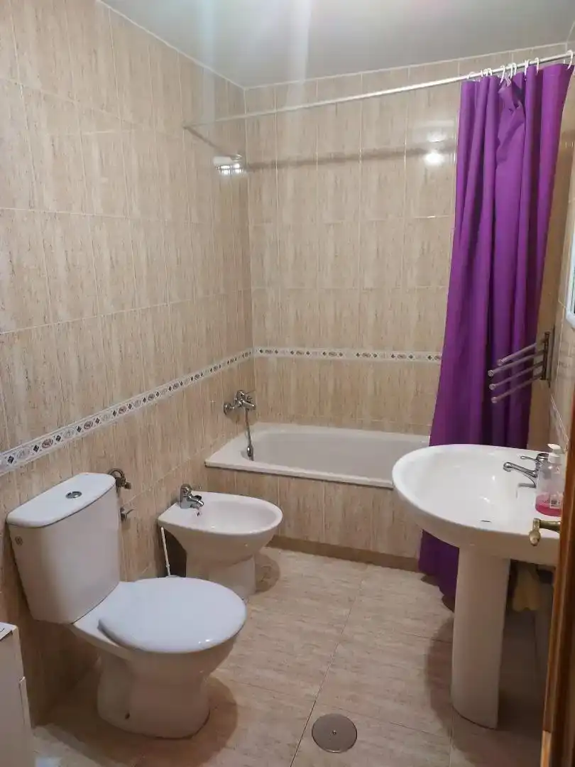 Bany de Apartament de lloguer en Orihuela amb Aire condicionat, Piscina i Balcó