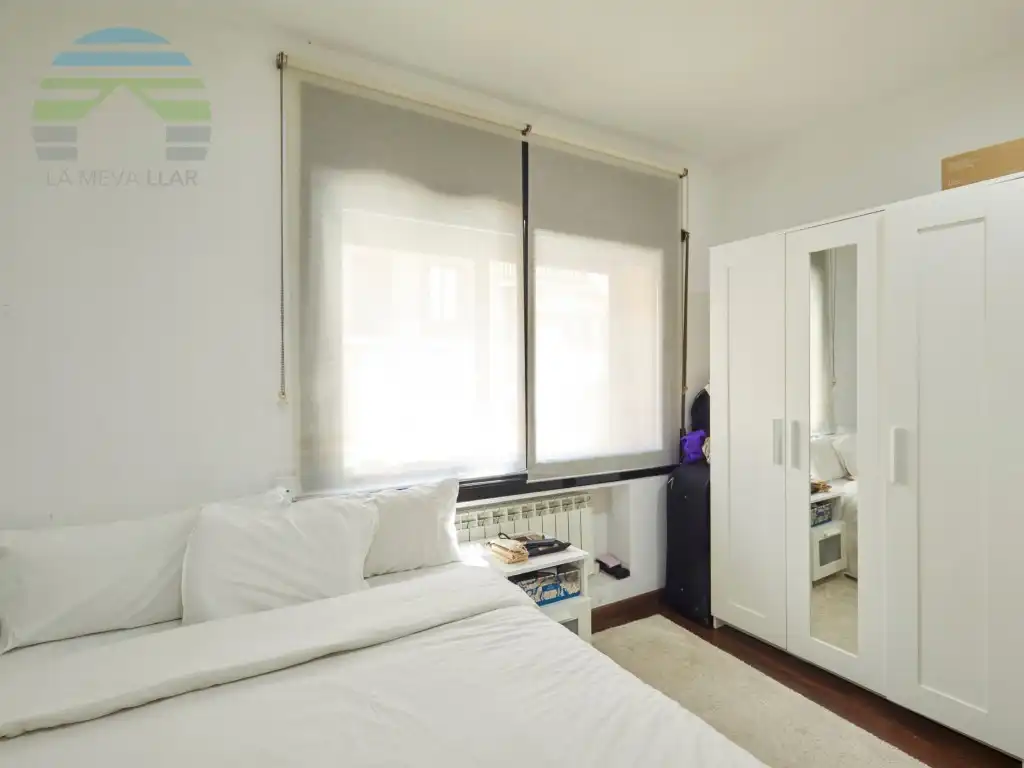 Schlafzimmer von Wohnung zum Verkauf in Barcelona mit Klimaanlage und Heizung