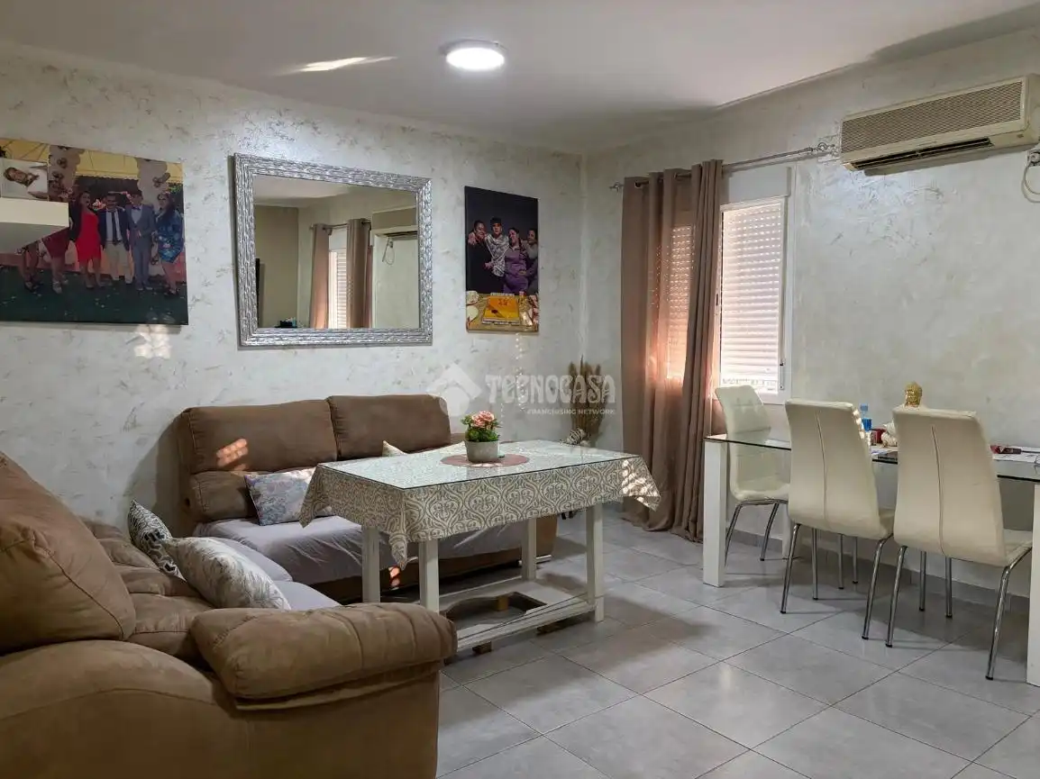 Sala de estar de Piso en venta en Sevilla con Aire acondicionado