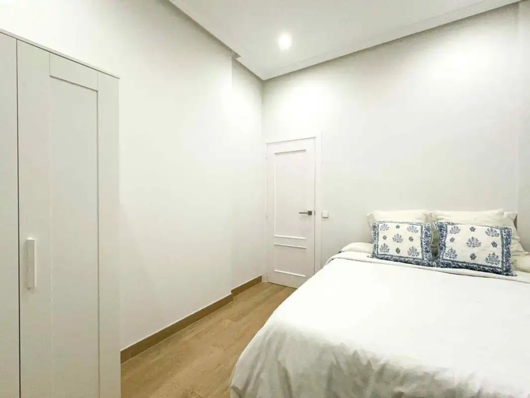 Habitación de Planta baja de alquiler en Madrid con Calefacción y Amueblado