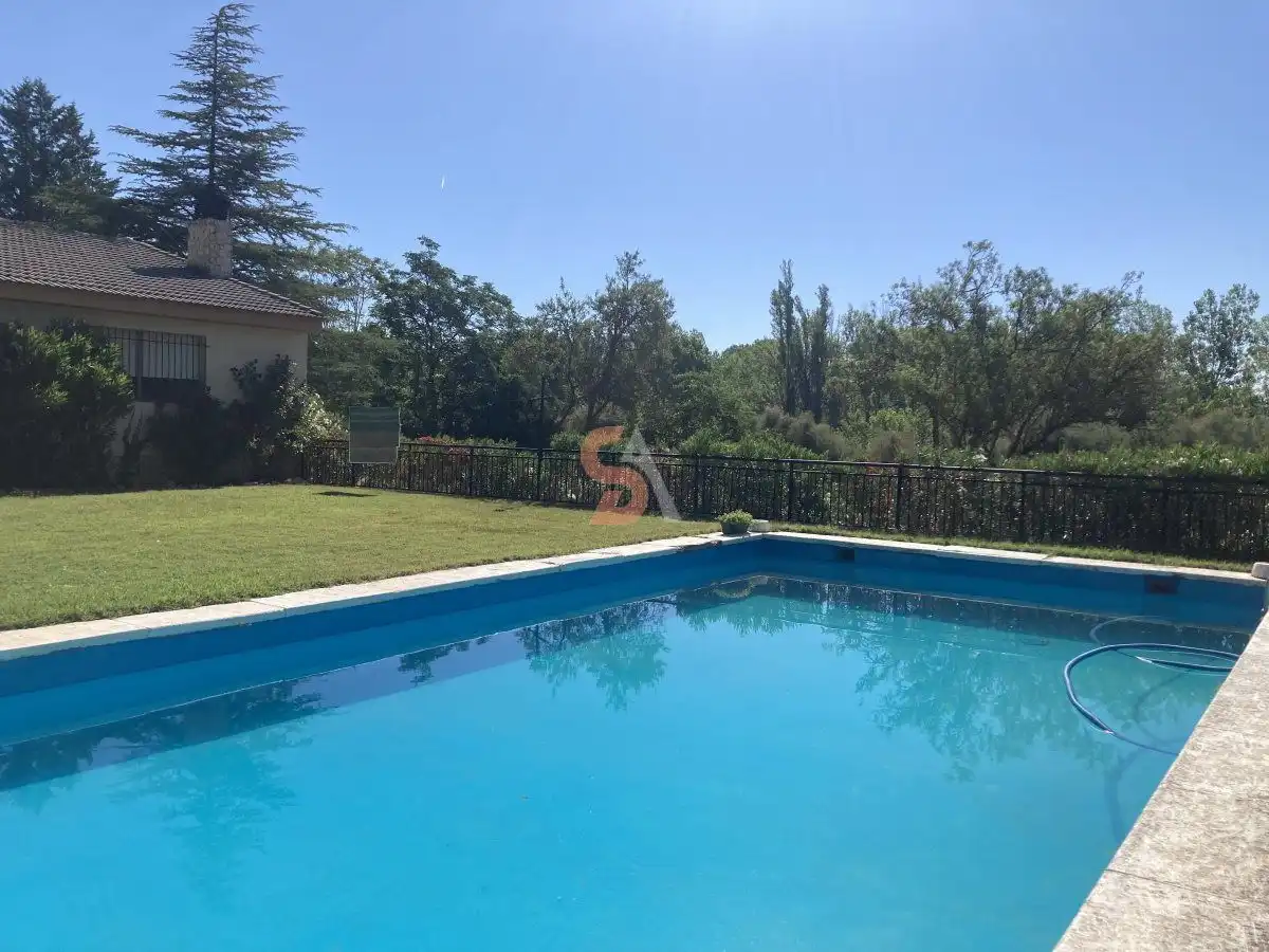 Piscina de Casa o chalet en venta en Cubillas de Santa Marta con Calefacción, Jardín privado y Terraza