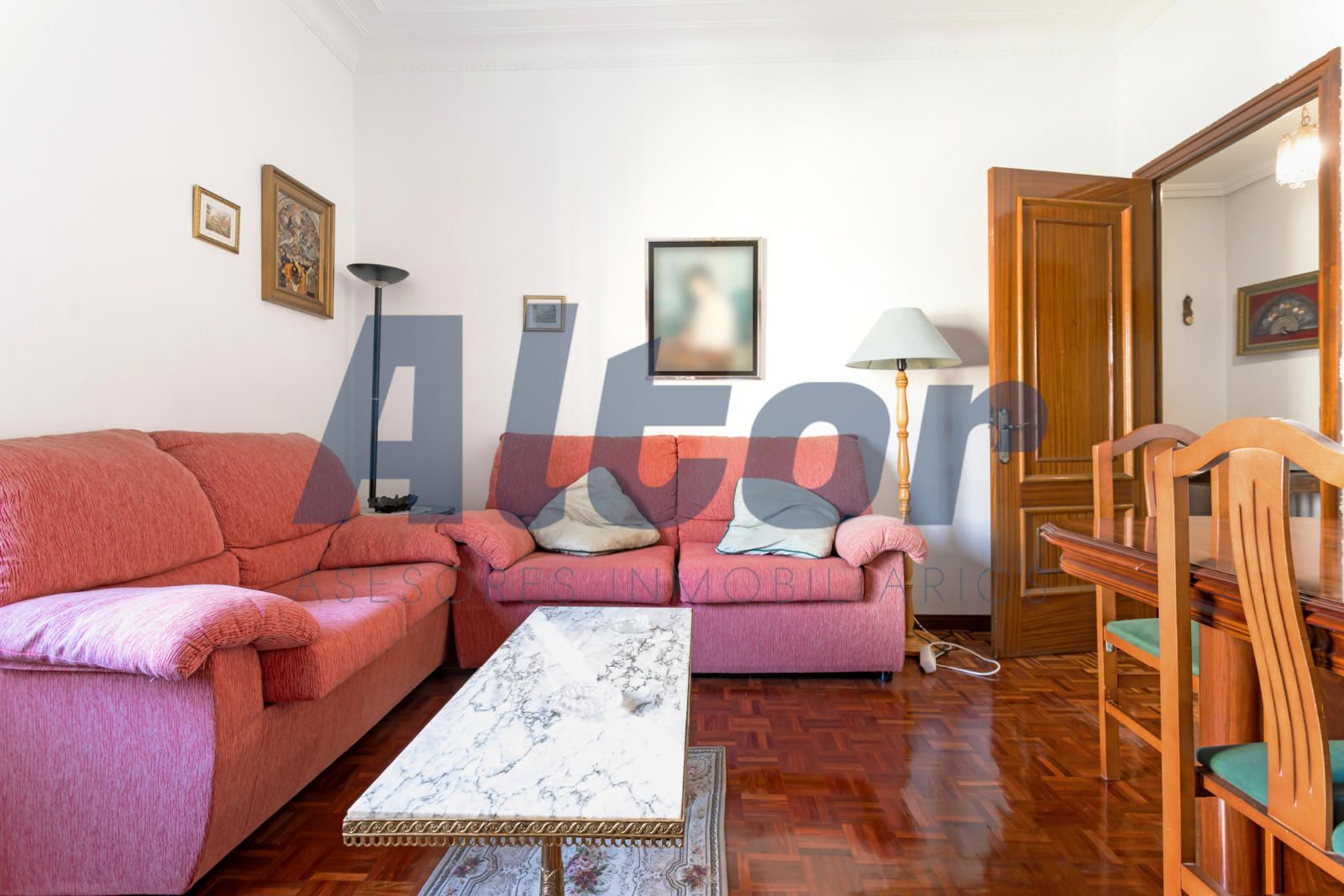 Sala d'estar de Pis en venda en  Madrid Capital amb Calefacció
