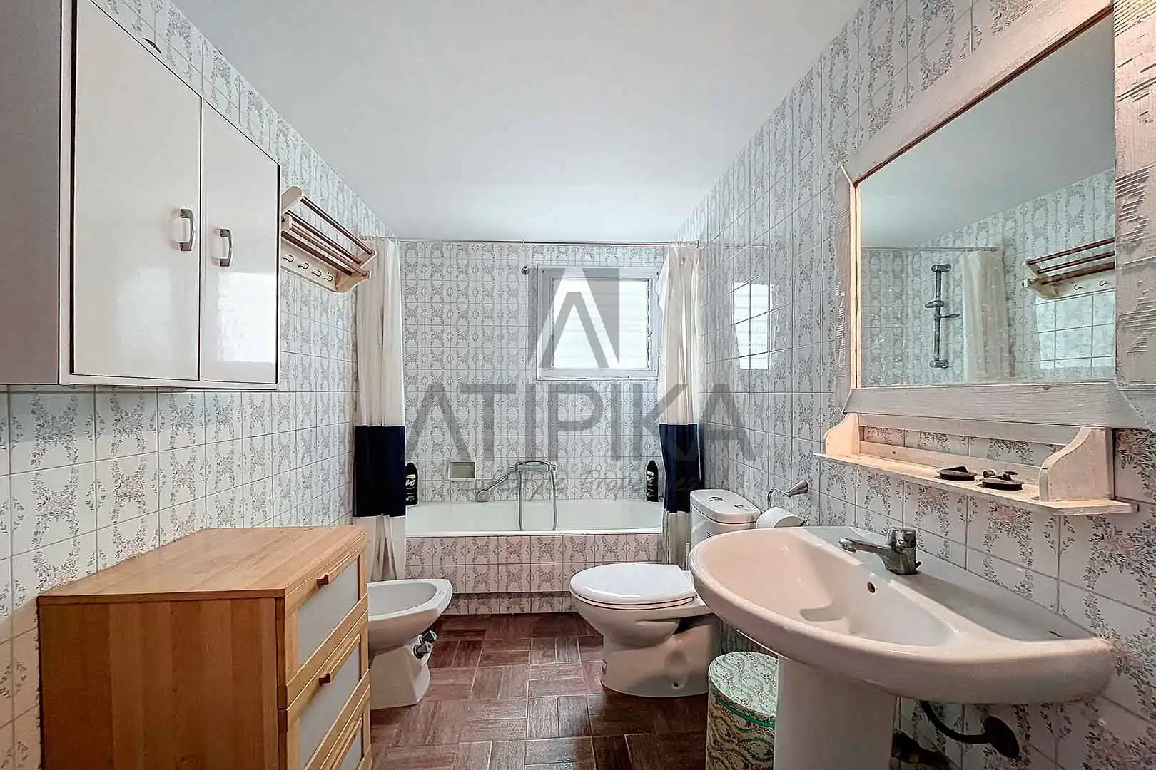 Bathroom of Flat for sale in Castelldefels  with Terrace, Storage room and Oven