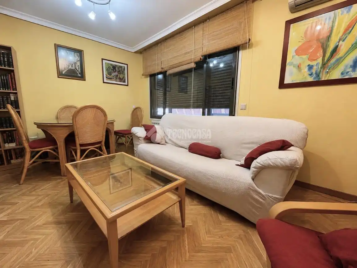Sala de estar de Piso en venta en San Fernando de Henares con Aire acondicionado, Calefacción y Parquet