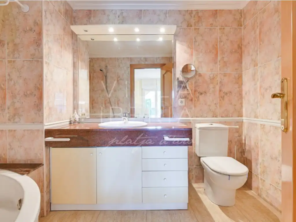 Bathroom of Apartments for sale in Castell d'Aro, Platja d'Aro i s'Agaró  with Heating, Private garden and Terrace