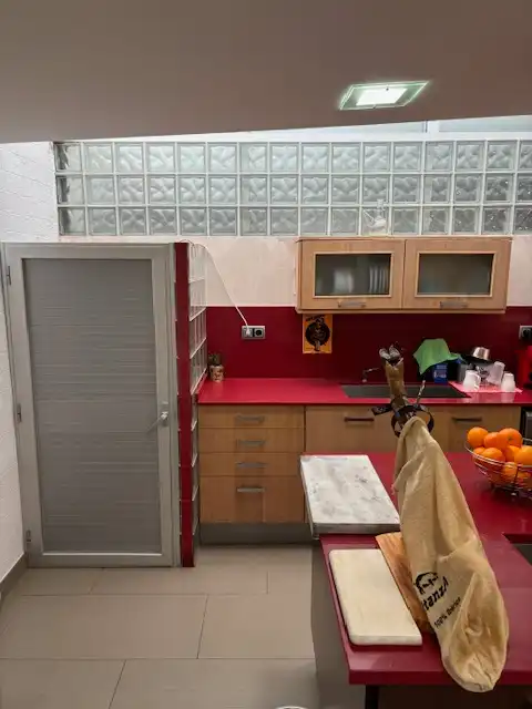 Cuina de Casa adosada en venda en Mataró amb Aire condicionat, Calefacció i Jardí privat