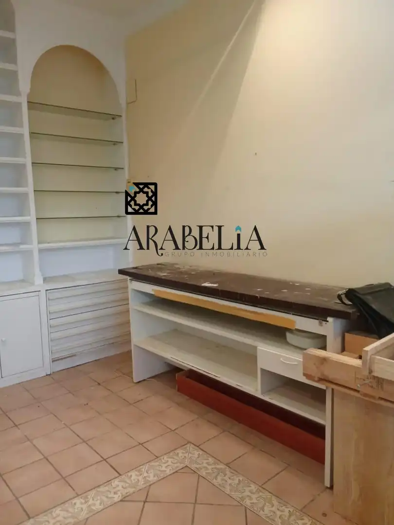 Local comercial en venta en Poniente-Norte - Miralbaida - Parque Azahara, imagen 2