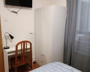 Bedroom of Apartment to share in Oviedo   with Furnished, Oven and Washing machine