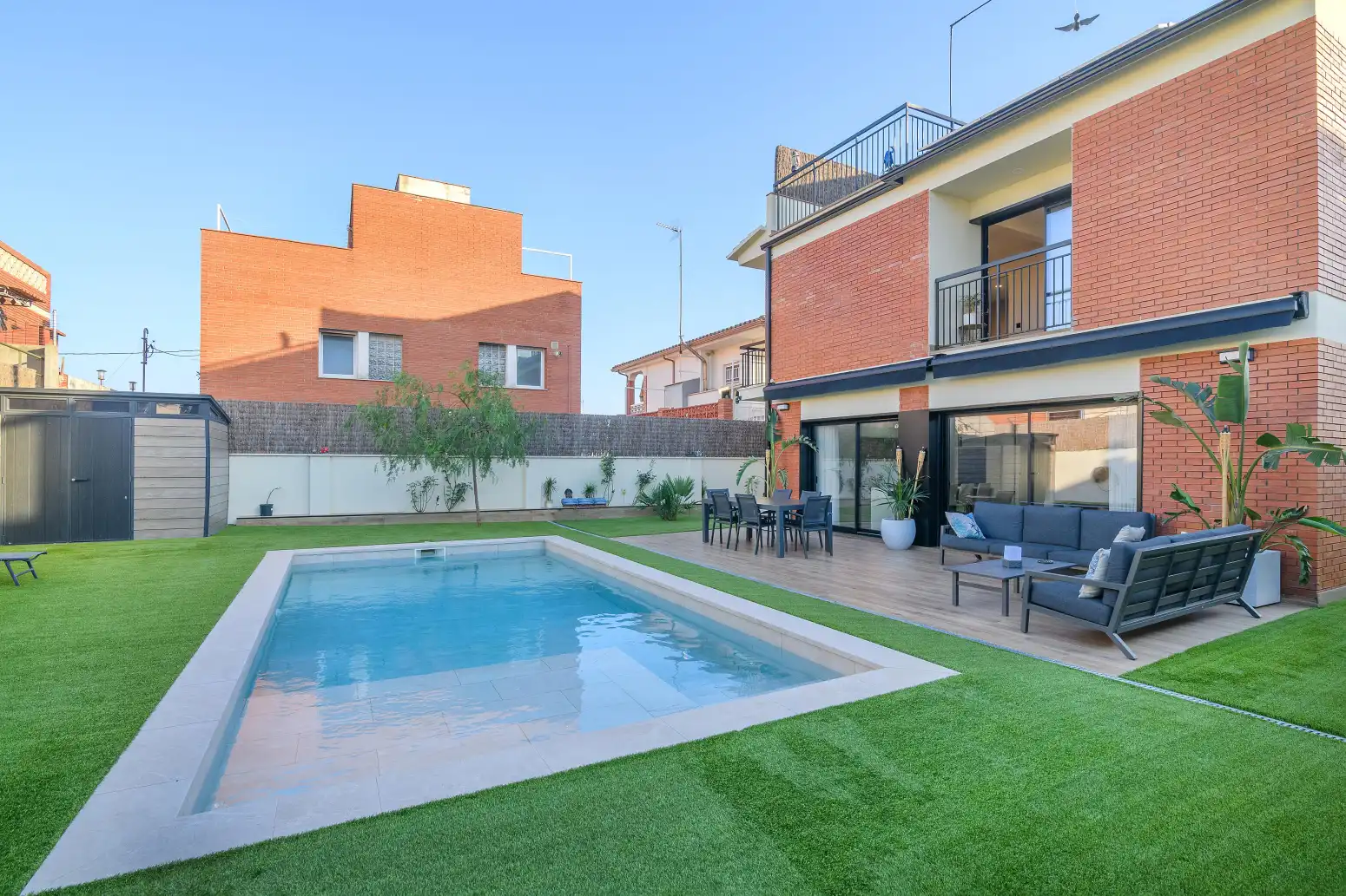 Piscina de Casa o xalet en venda en Viladecans amb Aire condicionat, Calefacció i Parquet