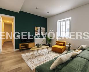 Sala d'estar de Apartament de lloguer en  Madrid Capital amb Aire condicionat, Calefacció i Balcó