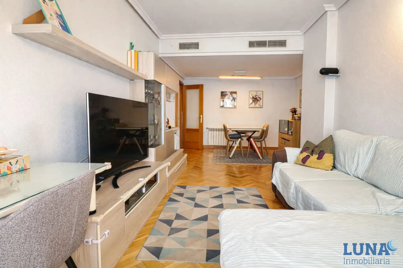Sala de estar de Piso en venta en  Madrid Capital con Aire acondicionado, Calefacción y Parquet