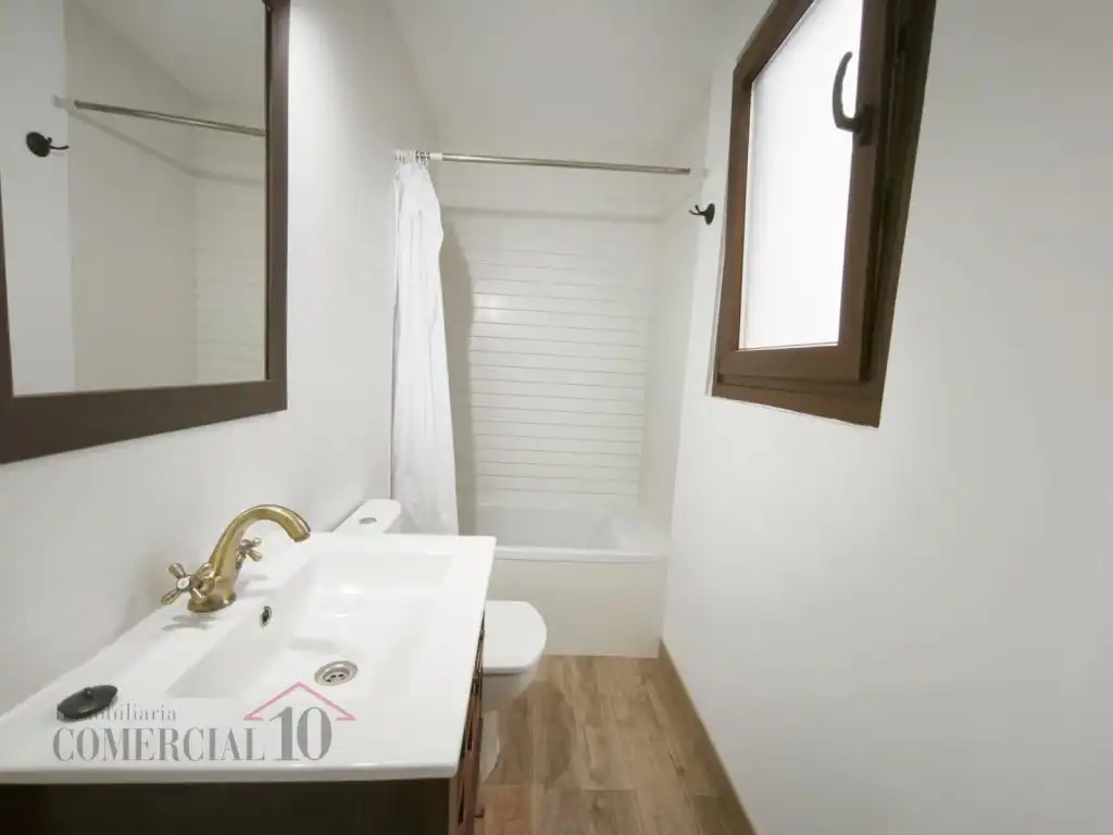 Baño de Apartamento de alquiler en Badajoz con Terraza y Balcón