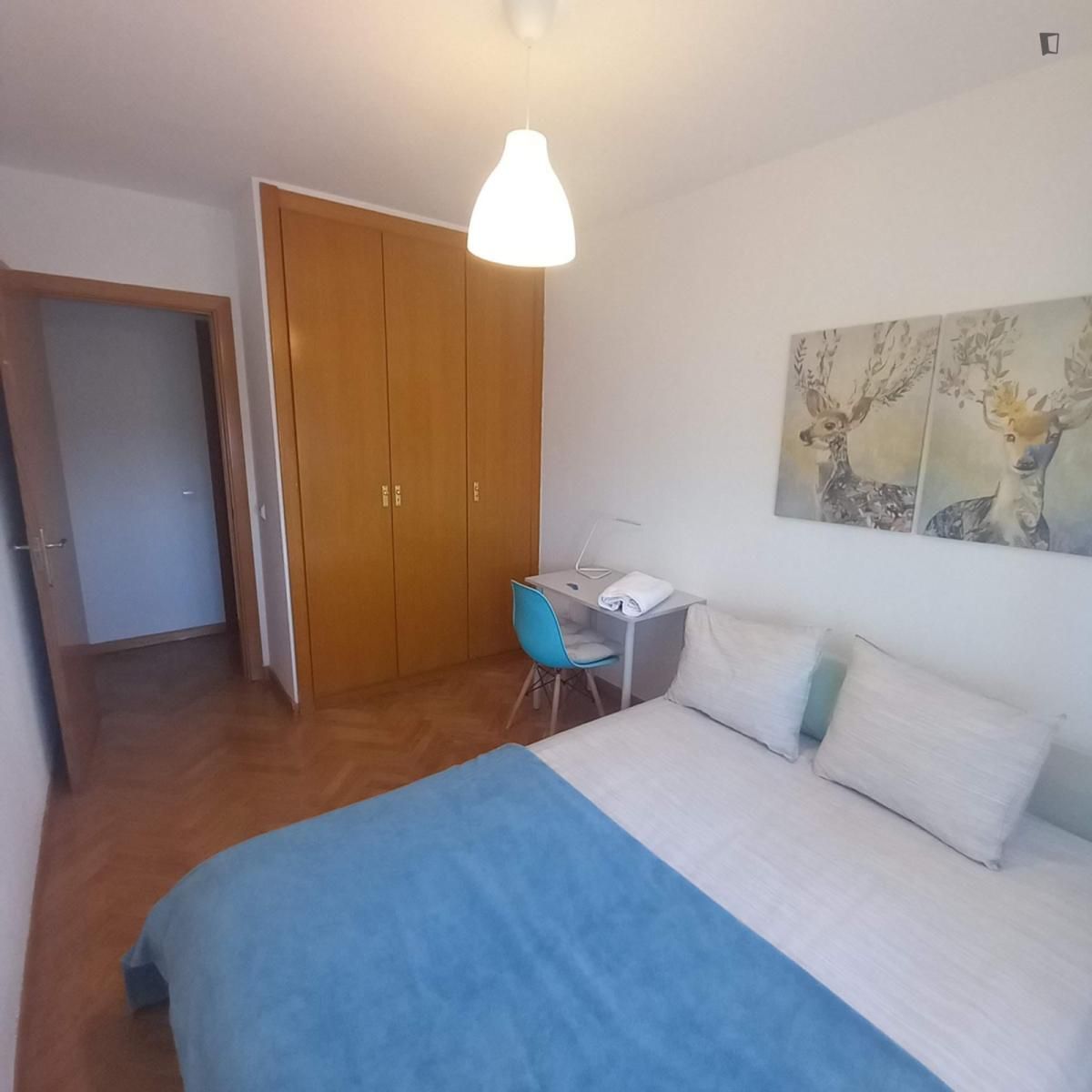 Dormitori de Apartament per a compartir en Alcorcón amb Calefacció, Moblat i Forn