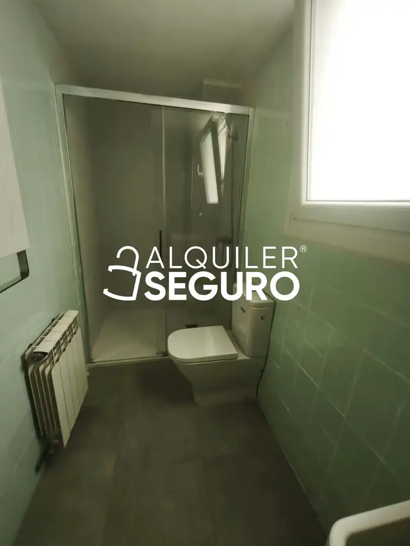 Badezimmer von Wohnung zur Miete in Zaragoza mit Heizung, Terrasse und Möbliert