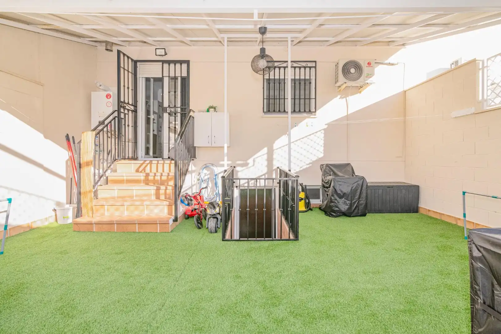 Terraza de Casa adosada en venta en Armilla con Aire acondicionado, Calefacción y Jardín privado