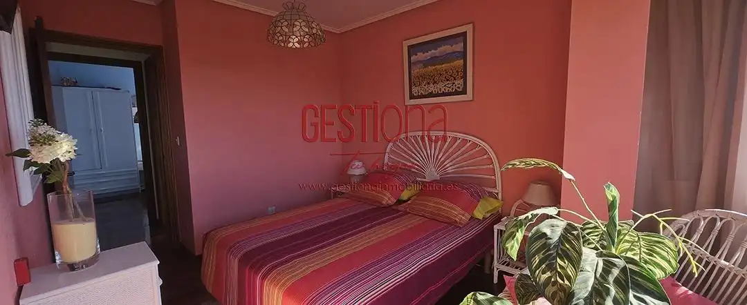 Habitación de Apartamento en venta en Noja con Terraza y Balcón