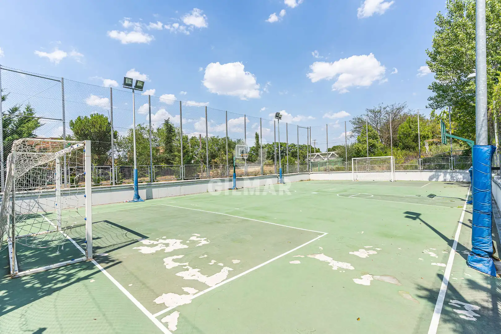 Parking of Flat for sale in Madrid  with Heating, Private garden and Storage room