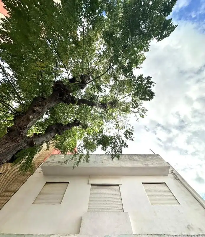 Außenansicht von Einfamilien-Reihenhaus zum Verkauf in Paterna mit Heizung, Terrasse und Abstellraum