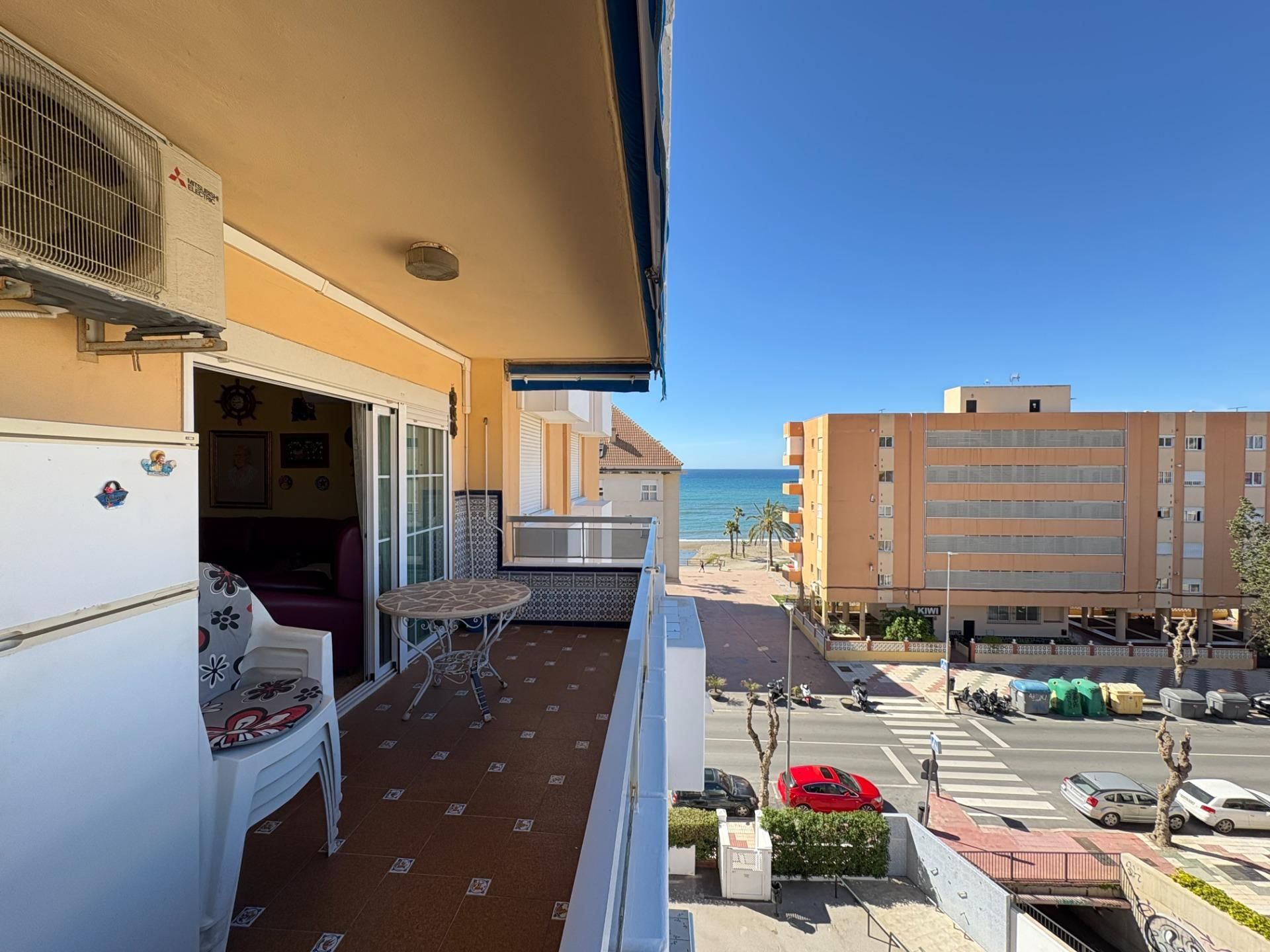Vista exterior de Pis en venda en Rincón de la Victoria amb Aire condicionat, Terrassa i Balcó