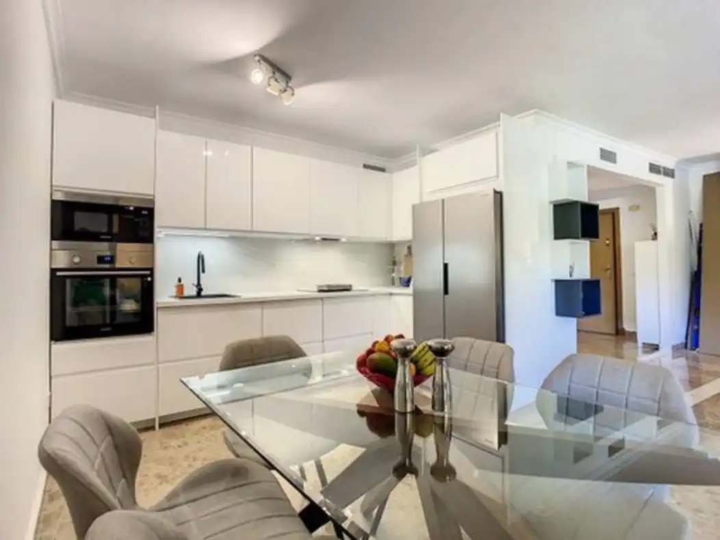 Apartamento con piscina en venta en San Pedro de Alcántara