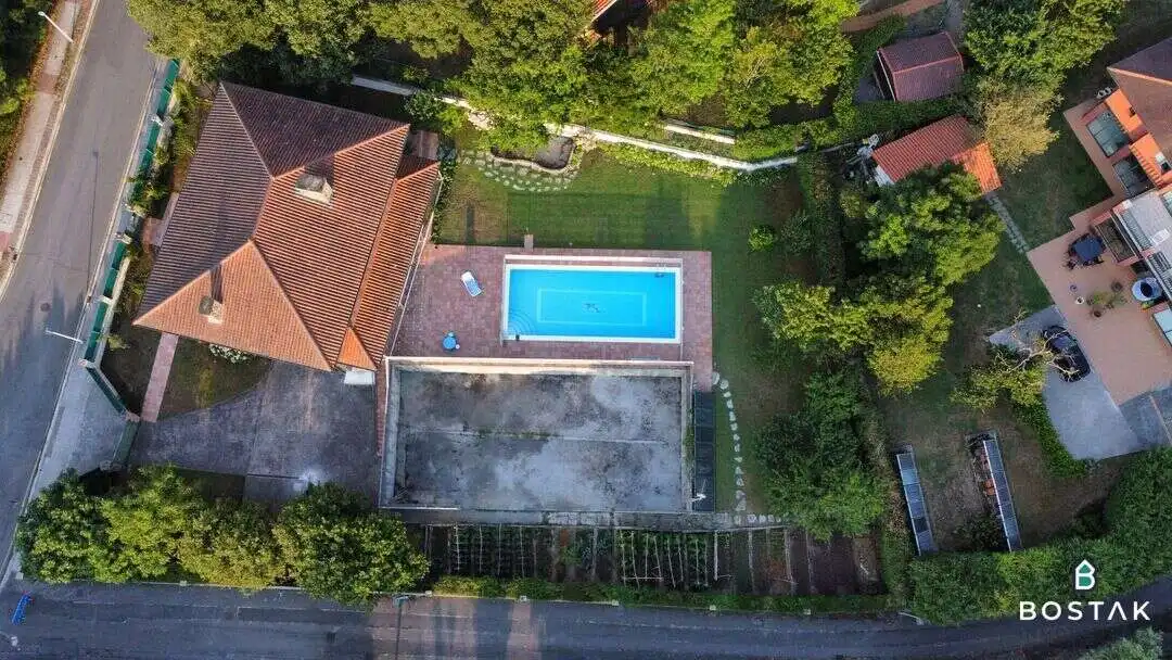 Piscina de Casa o xalet en venda en Barrika amb Calefacció, Jardí privat i Terrassa