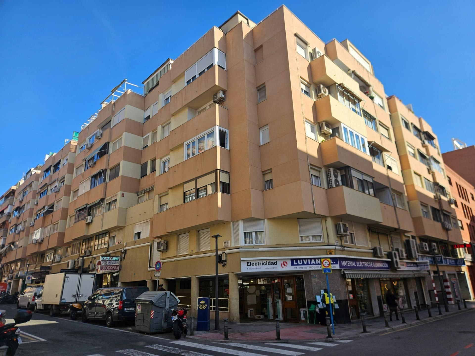 Vista exterior de Piso en venta en Alicante / Alacant con Terraza y Balcón