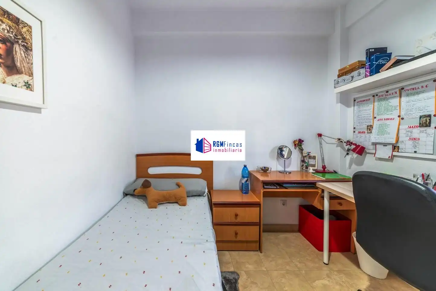 Bedroom of Flat for sale in Sevilla  with Air Conditioner, Furnished and Balcony