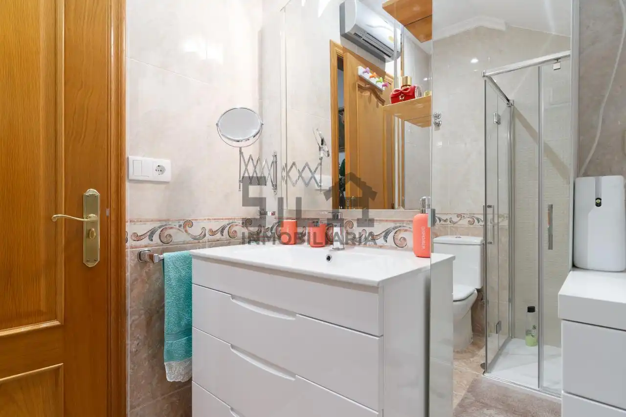 Bathroom of Houses for sale in Taboadela  with Heating, Private garden and Terrace