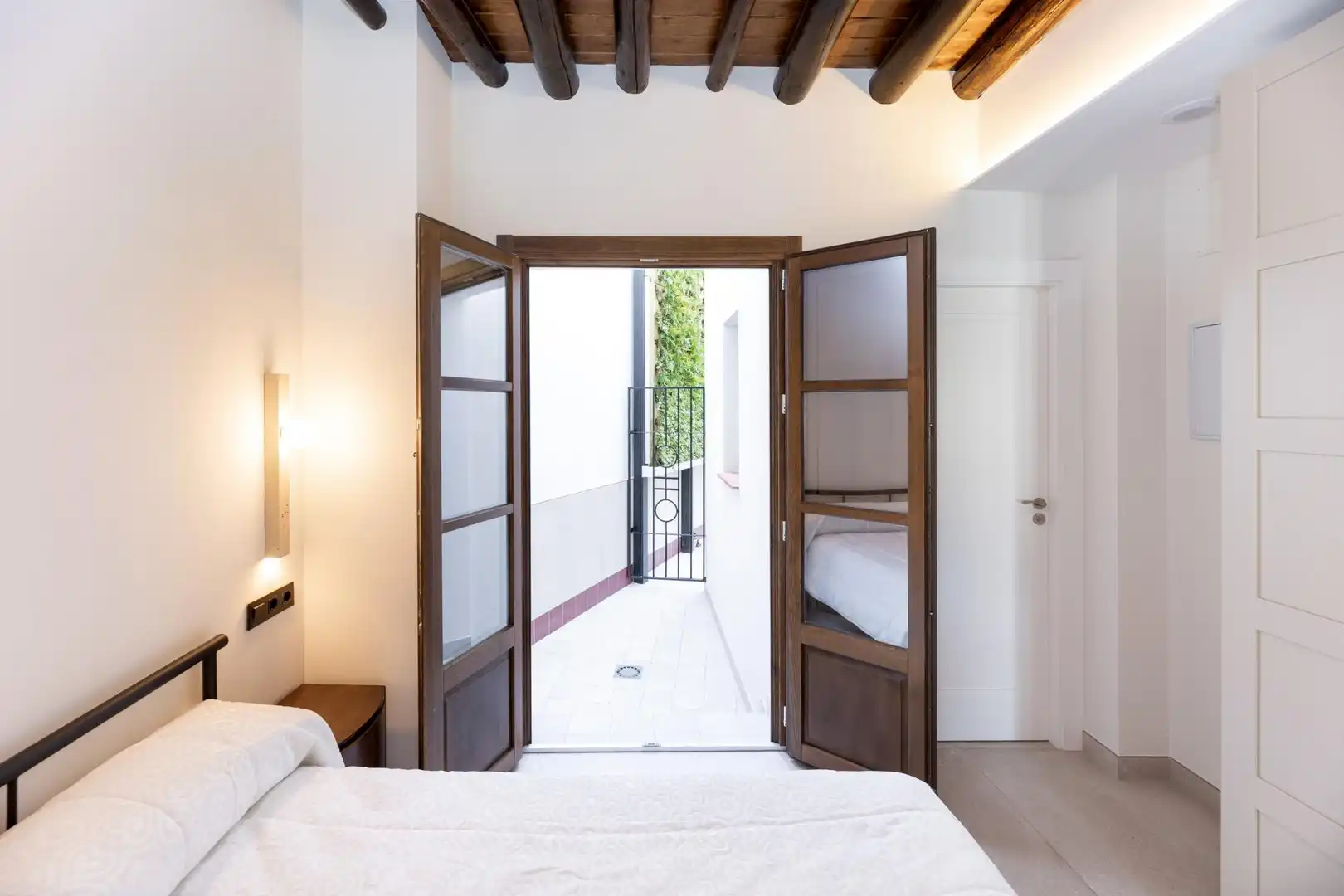 Bedroom of Apartments for rent in Granada  with Air Conditioner, Heating and Furnished