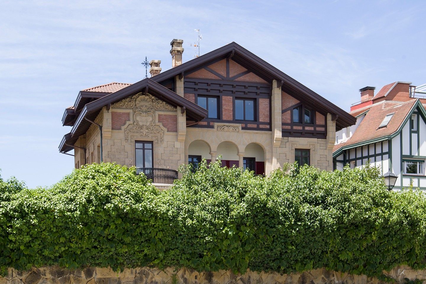 Exterior view of Duplex for sale in Getxo   with Air Conditioner, Heating and Private garden