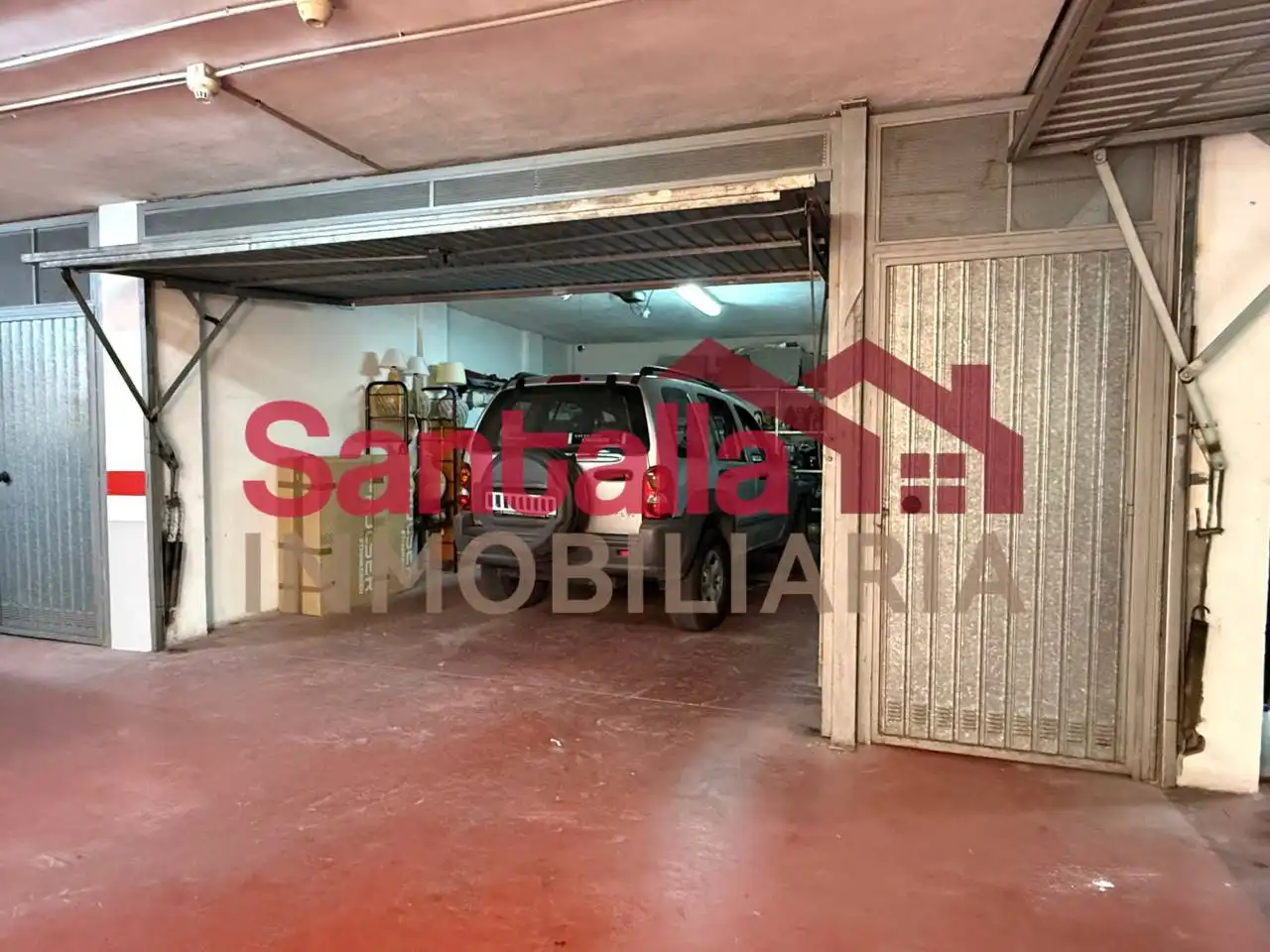 Parking de Casa adosada en venta en Almuñécar con Aire acondicionado, Terraza y Piscina comunitaria