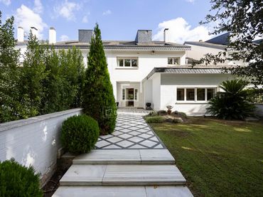 Villa avec balcon à vendre à Les Corts