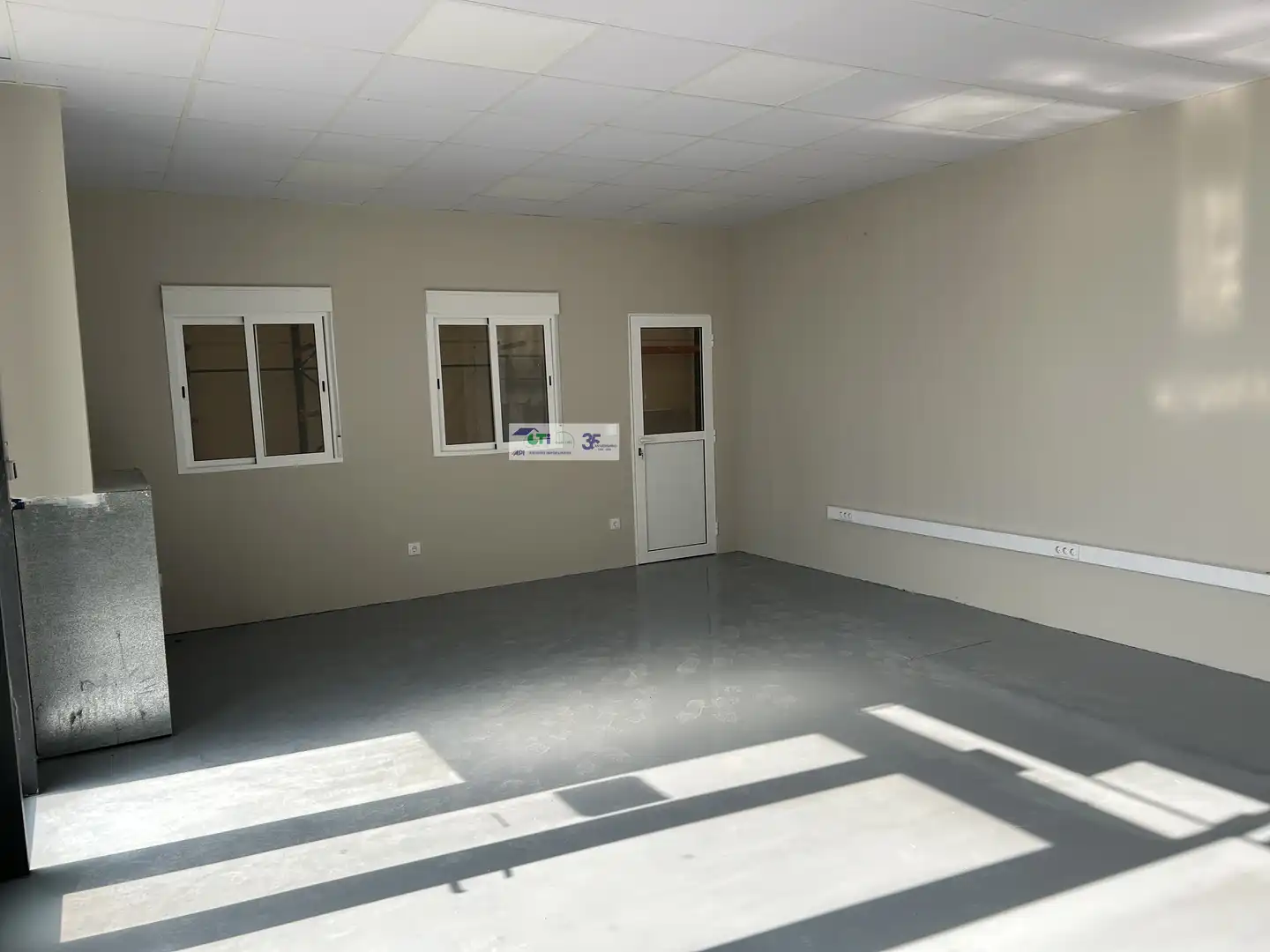 Industrial buildings for rent in La Muela