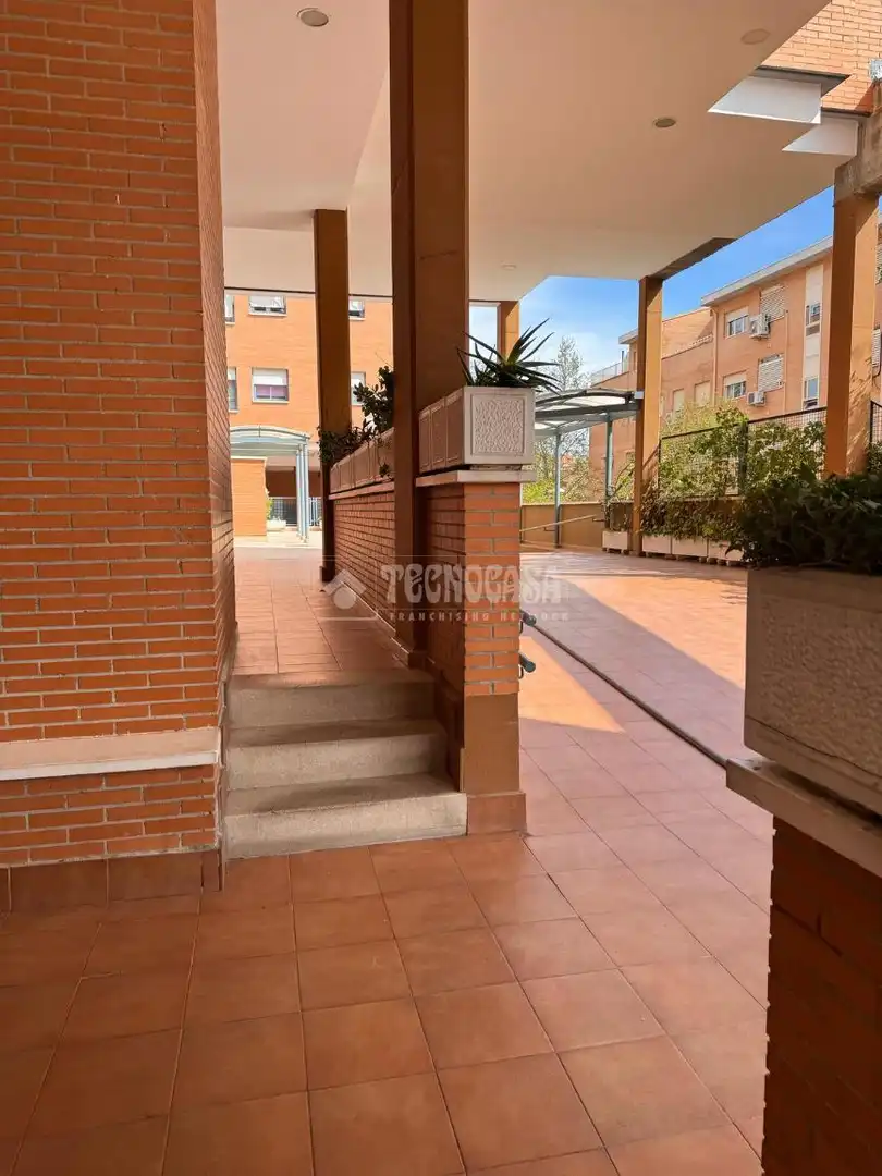 Außenansicht von Garage zur Miete in Alcobendas