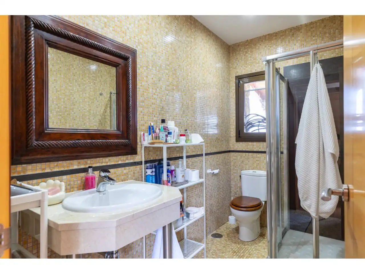 Badezimmer von Haus oder Chalet zum Verkauf in El Tiemblo  mit Klimaanlage, Heizung und Privatgarten